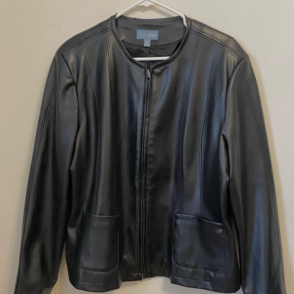 Women's Sleek Black Leather Jacket